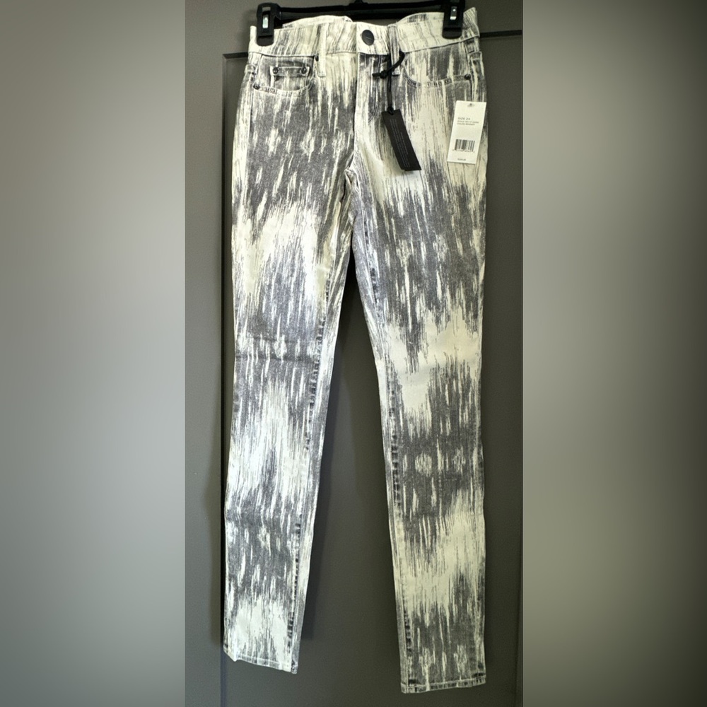 SALE $220 NWT Vince  Dylan  Skinny White Print Jeans Womens Size 24 Stretch